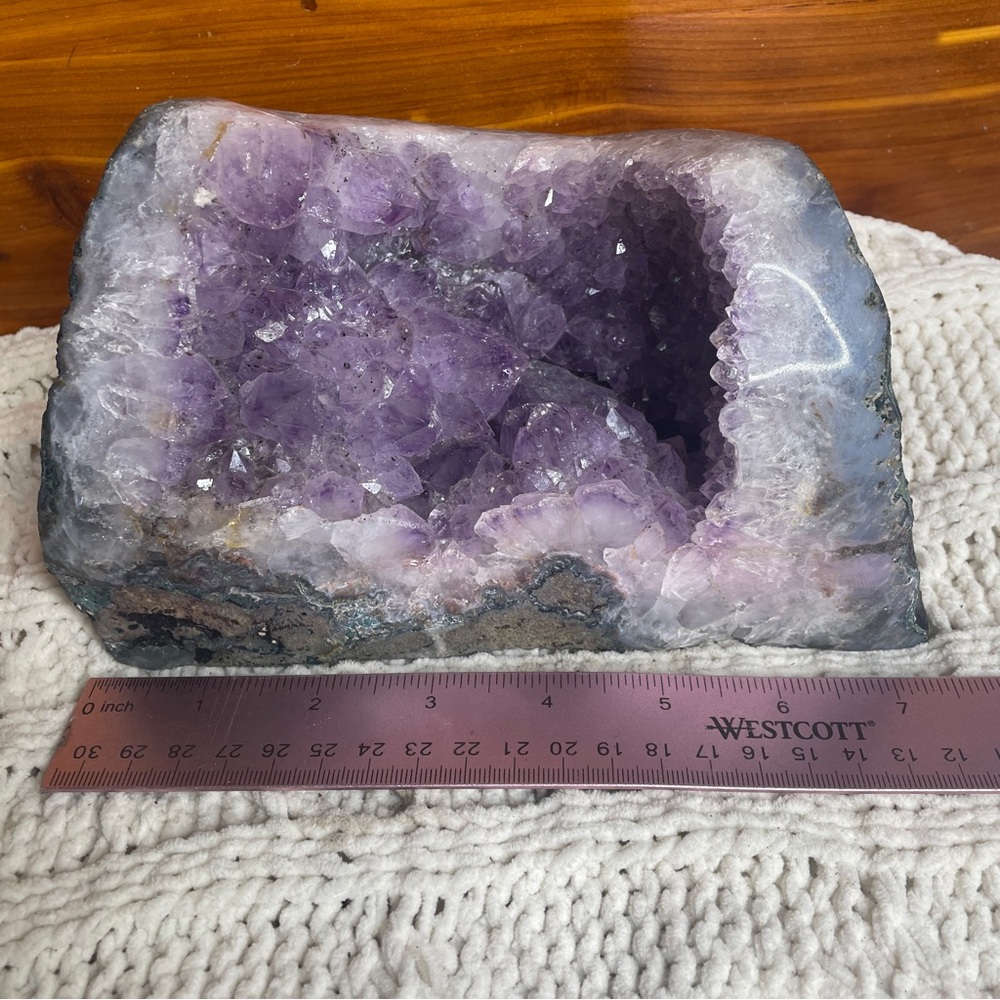 Amethyst crystal cathedral - Picture 6 of 9